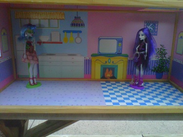 Monster High Dolls Goulia and Spectra
